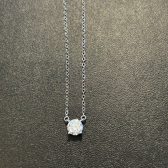 NWOT Moissanite 1 CT Choker Style Necklace